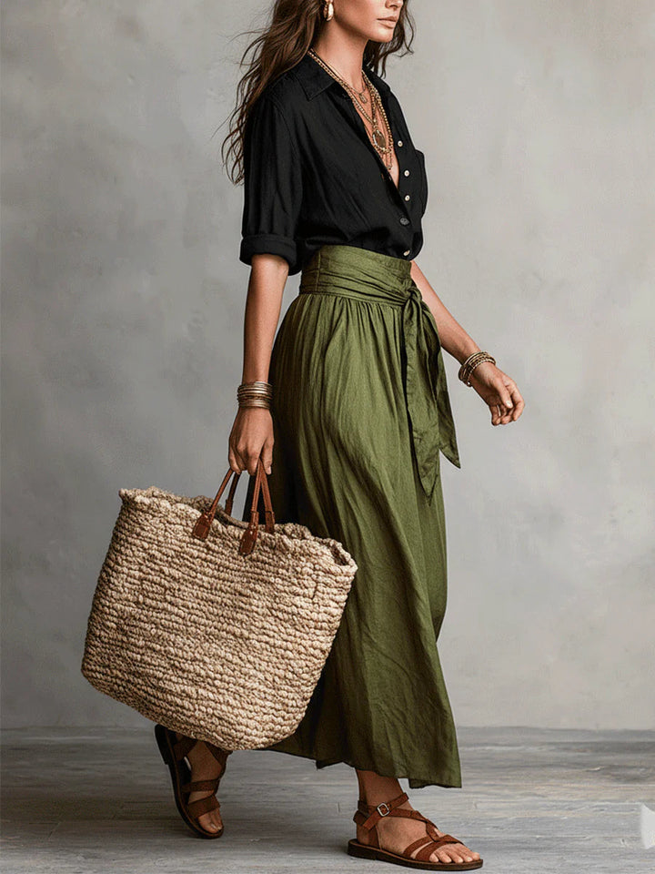 Vera – Completo di due pezzi: maglietta nera e gonna midi verde oliva